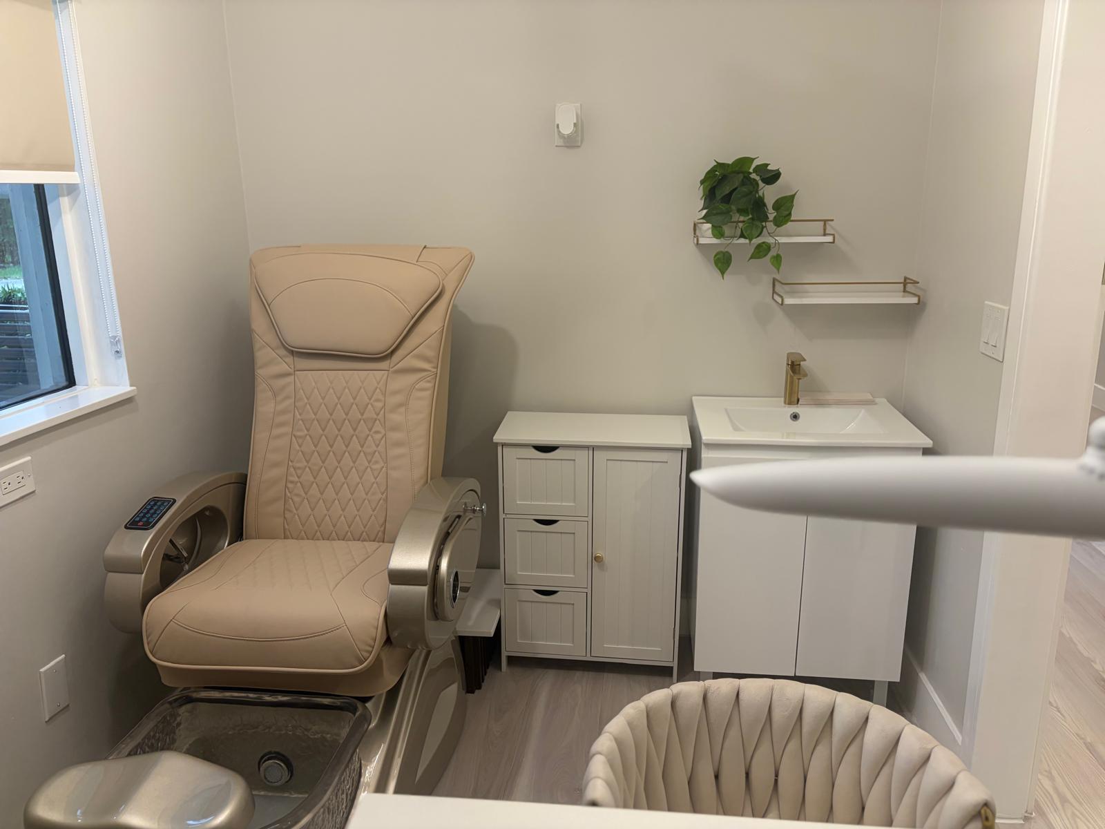 1571 NW 13th Ct, Miami, FL for lease Interior Photo- Image 1 of 2