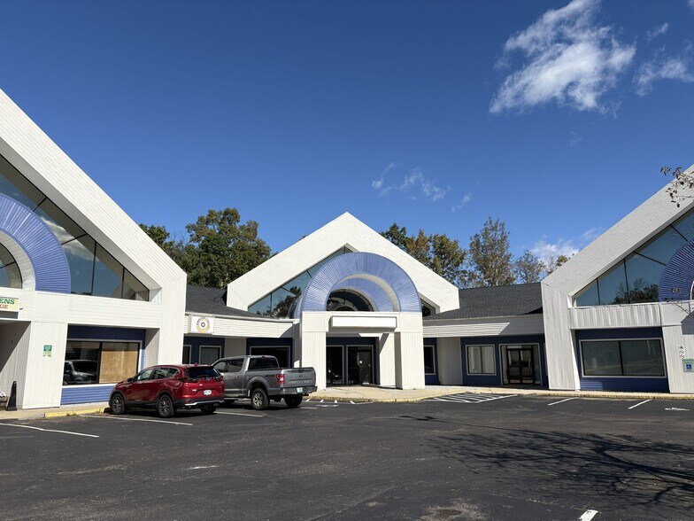 108 Fisherville Rd, Concord, NH à louer - Photo du bâtiment - Image 2 de 15