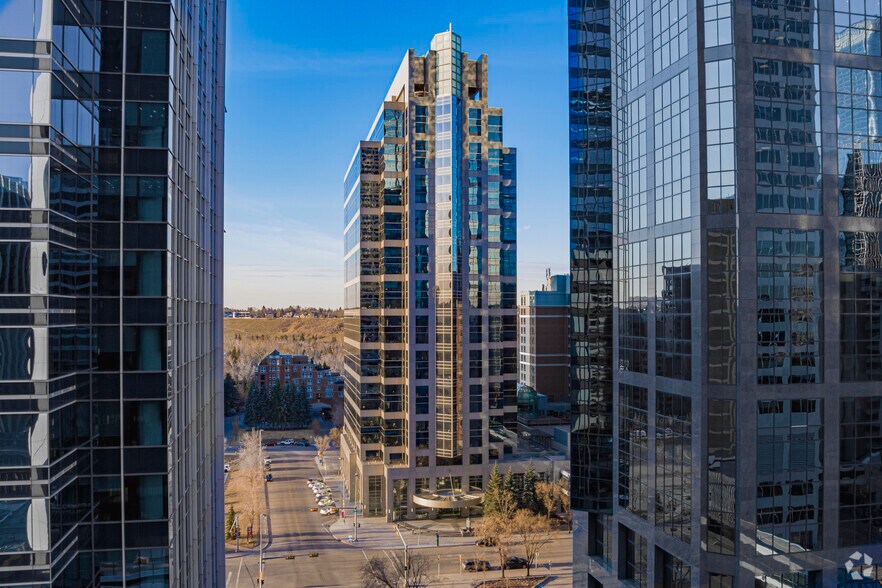 440 2nd Ave SW, Calgary, AB à louer - Photo du bâtiment - Image 3 de 13