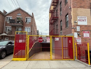 195-24-195-30 Jamaica Ave, Jamaica, NY à louer Photo intérieure- Image 1 de 8