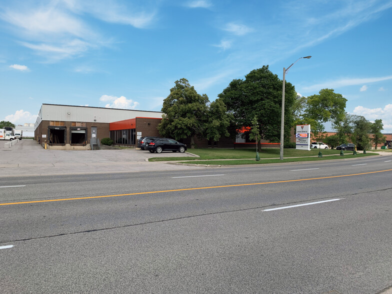 315 Attwell Dr, Toronto, ON for lease - Building Photo - Image 1 of 7