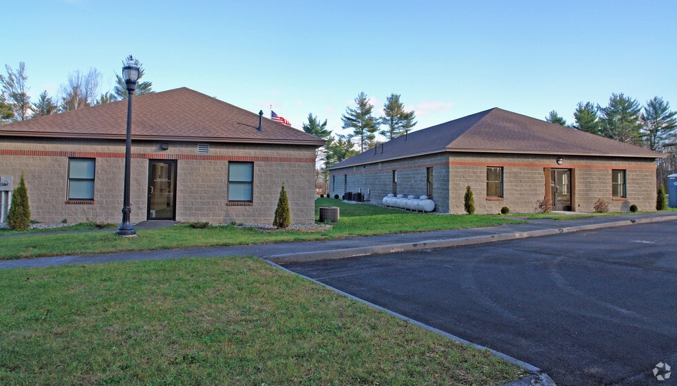 10 Evergreen Dr, Oakland, ME for sale - Building Photo - Image 2 of 3