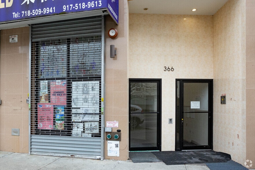 366 Kings Hwy, Brooklyn, NY for sale - Building Photo - Image 3 of 32