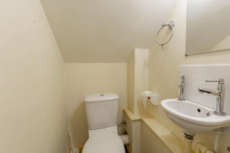 2-10 Cross St, Beeston à louer Photo intérieure- Image 1 de 9