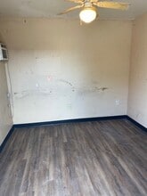 4260 James St, Port Charlotte, FL for lease Interior Photo- Image 2 of 4