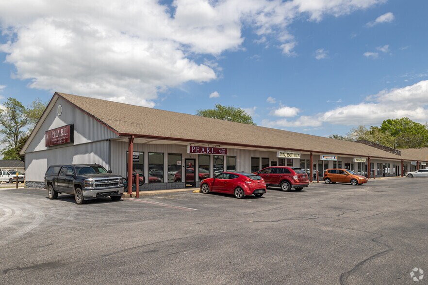 115 N Dixieland Rd, Rogers, AR à louer - Photo du bâtiment - Image 3 de 5
