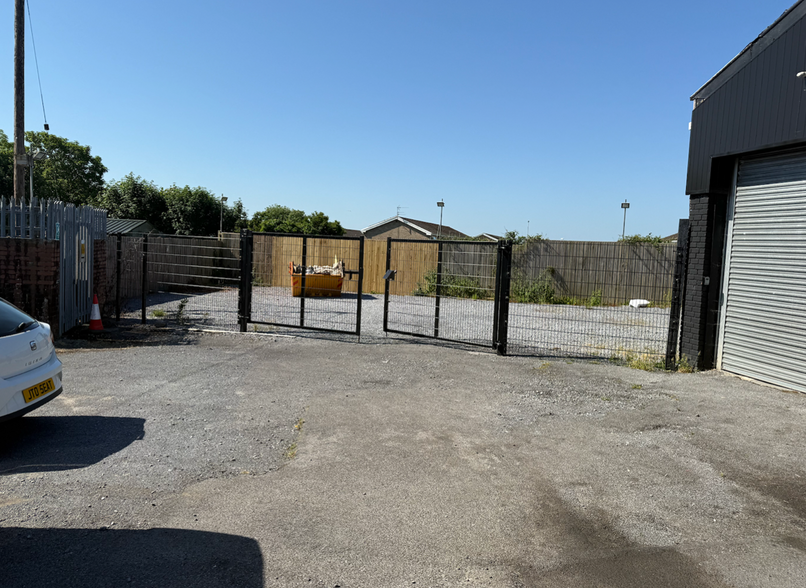 30 Danlan Rd, Burry Port à vendre - Photo du bâtiment - Image 2 de 5