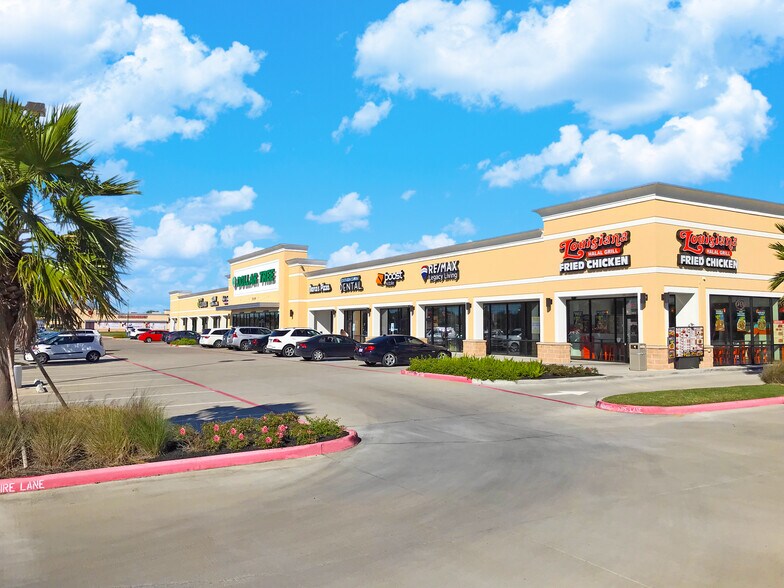 7039 FM 1464 Rd, Richmond, TX à louer - Photo du bâtiment - Image 3 de 10