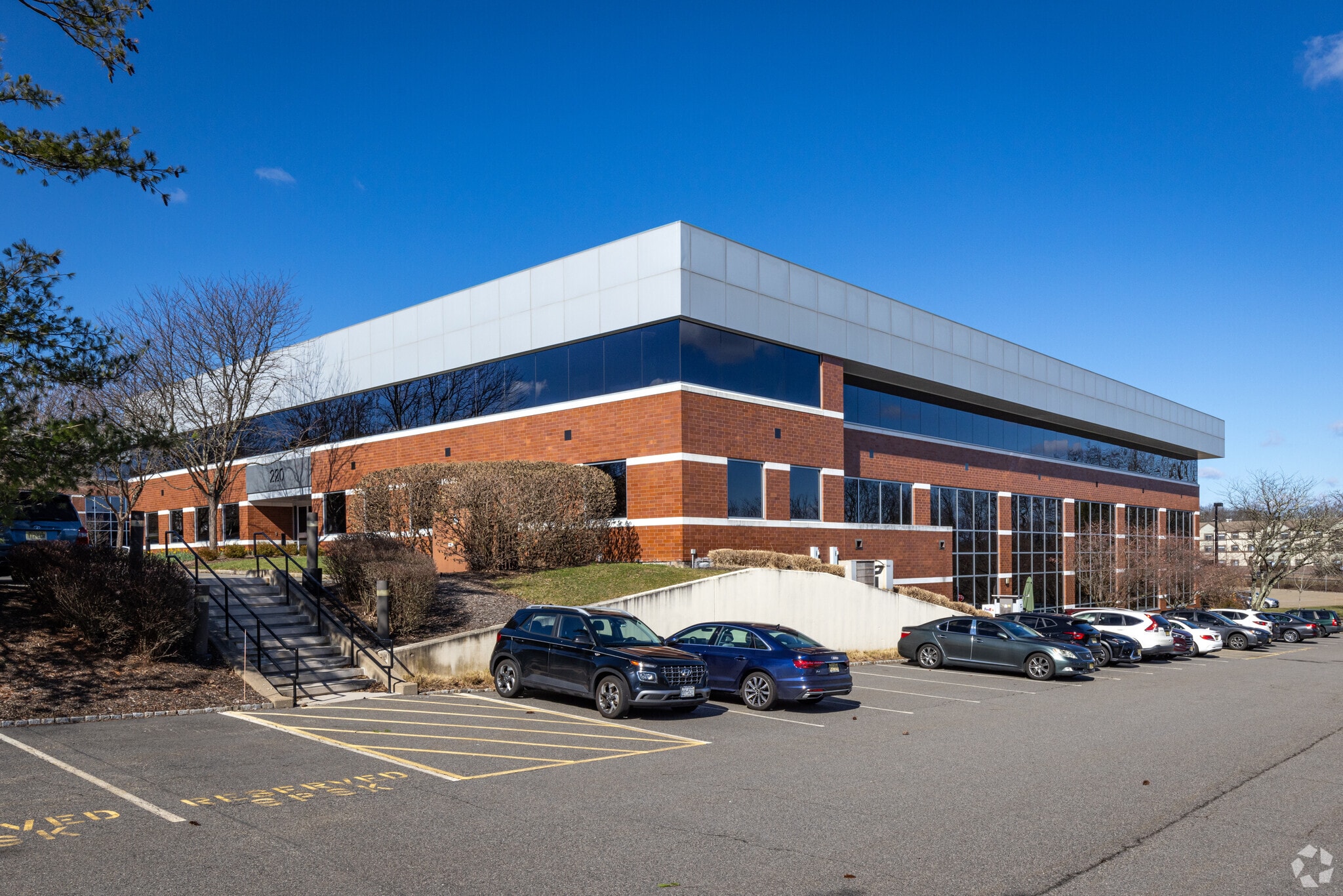 220 Park Ave, Florham Park, NJ for lease Primary Photo- Image 1 of 7