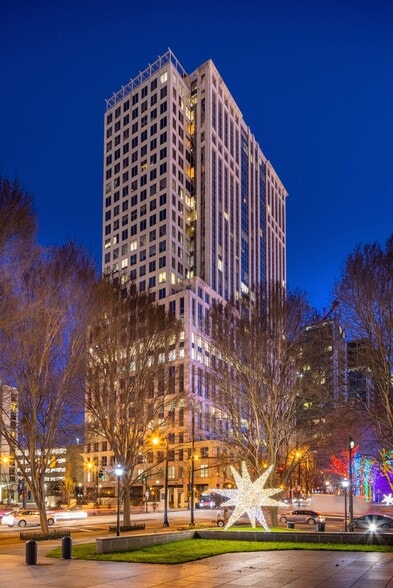 999 Peachtree St Ne, Atlanta, GA à louer - Photo du bâtiment - Image 2 de 9