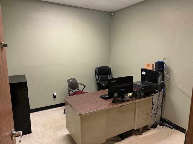 5127-5141 W Latham St, Phoenix, AZ à louer - Photo du bâtiment - Image 2 de 11