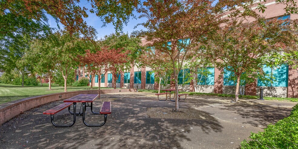 3742 Tyndale Dr, Memphis, TN à louer - Photo du bâtiment - Image 2 de 14