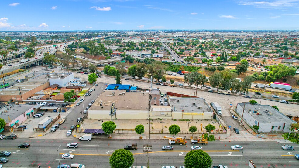 4444 E Olympic Blvd, Los Angeles, CA à vendre - Photo du bâtiment - Image 3 de 7