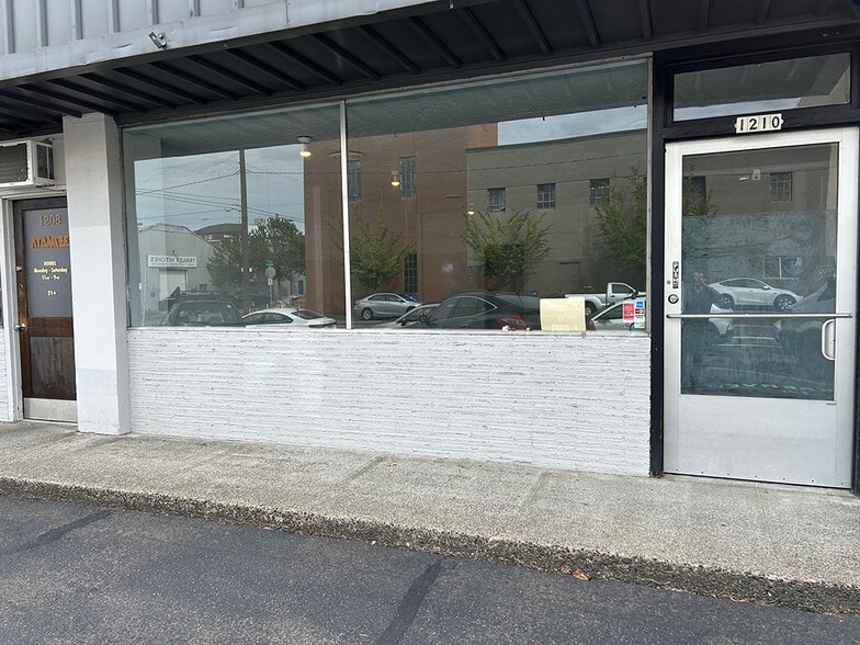 1210 SE 7th Ave, Portland, OR for lease - Building Photo - Image 3 of 14