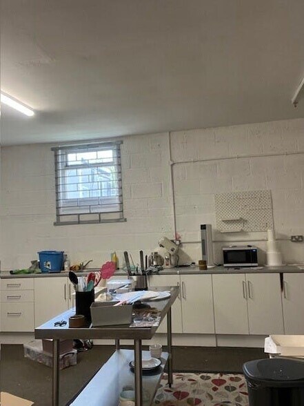 Chearsley Rd, Long Crendon à louer - Photo du bâtiment - Image 2 de 6