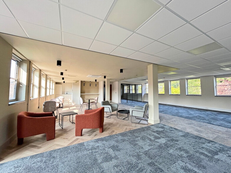 Heyes Ln, Alderley Edge for lease - Building Photo - Image 2 of 4