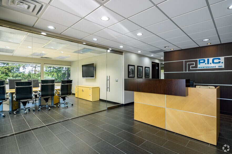 27734-27740 Franklin Rd, Southfield, MI à vendre - Photo intérieure - Image 2 de 8