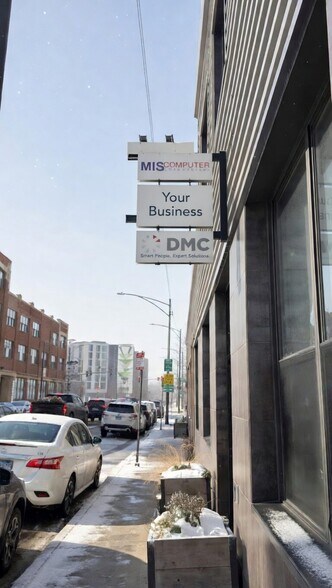 2214 N Elston Ave, Chicago, IL à louer - Photo du bâtiment - Image 3 de 24