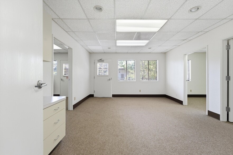 44725 10th St W, Lancaster, CA for sale - Building Photo - Image 1 of 69