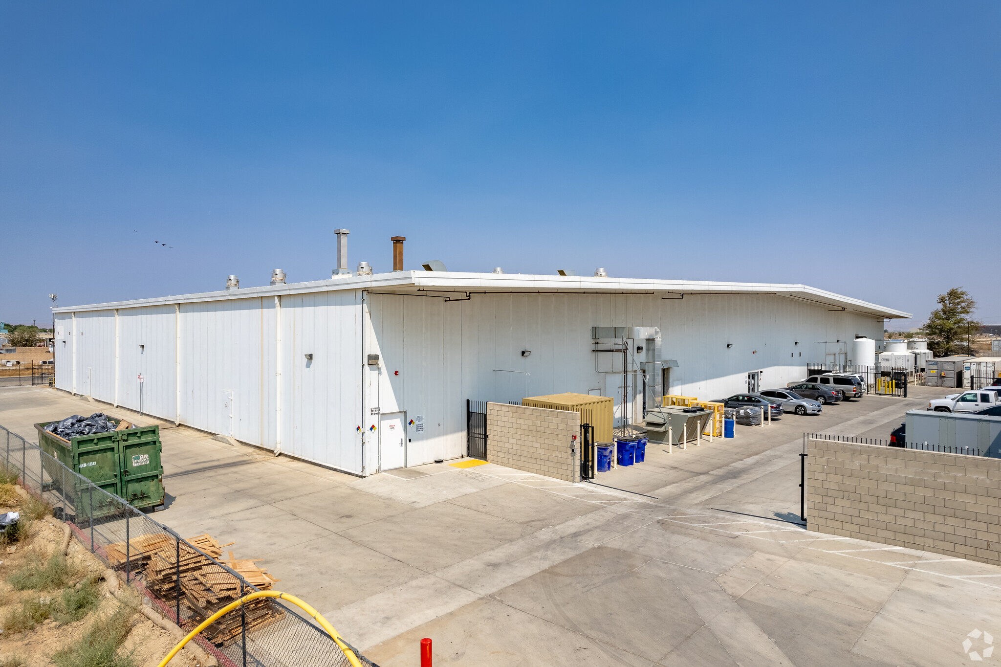 Industrial in Lancaster, CA for sale Primary Photo- Image 1 of 1