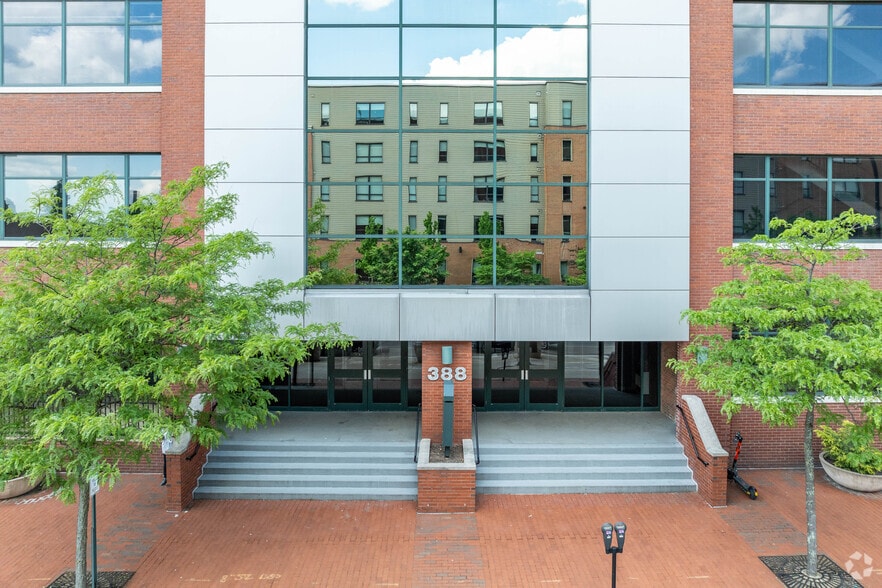 388 S Main St, Akron, OH for lease - Building Photo - Image 2 of 20