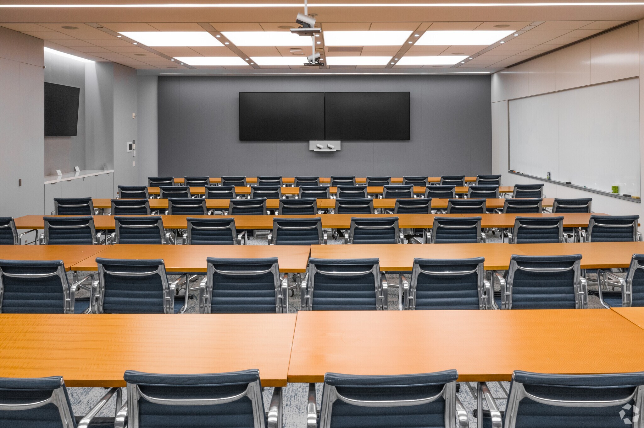 100 International Dr, Baltimore, MD à louer Photo du bâtiment- Image 1 de 22