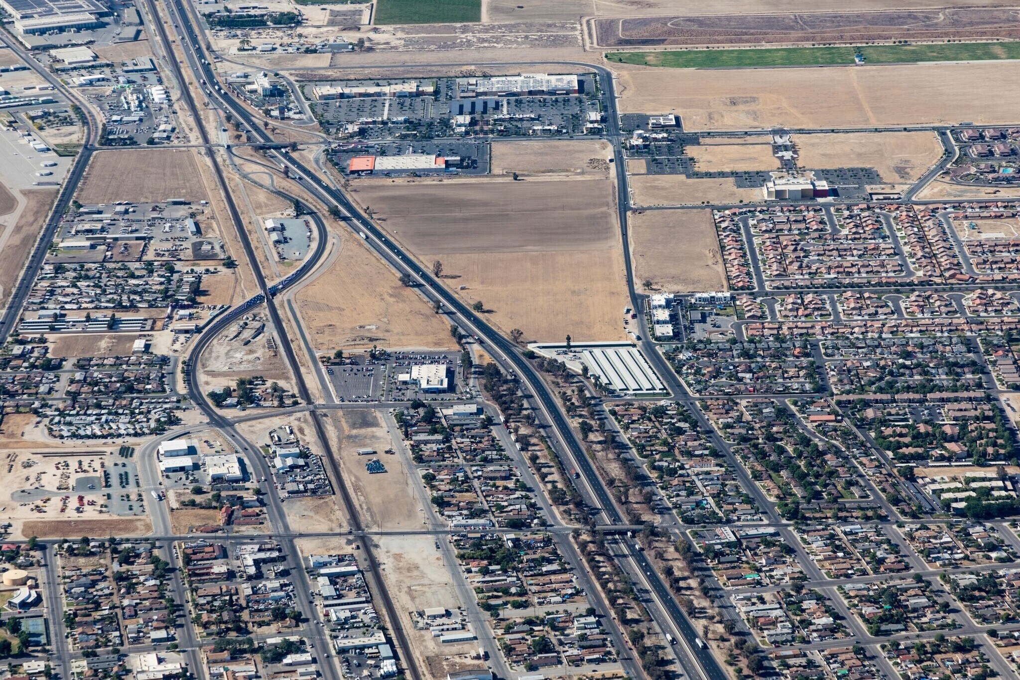 Highway 99 And Dover St, Delano, CA à vendre Photo du bâtiment- Image 1 de 5