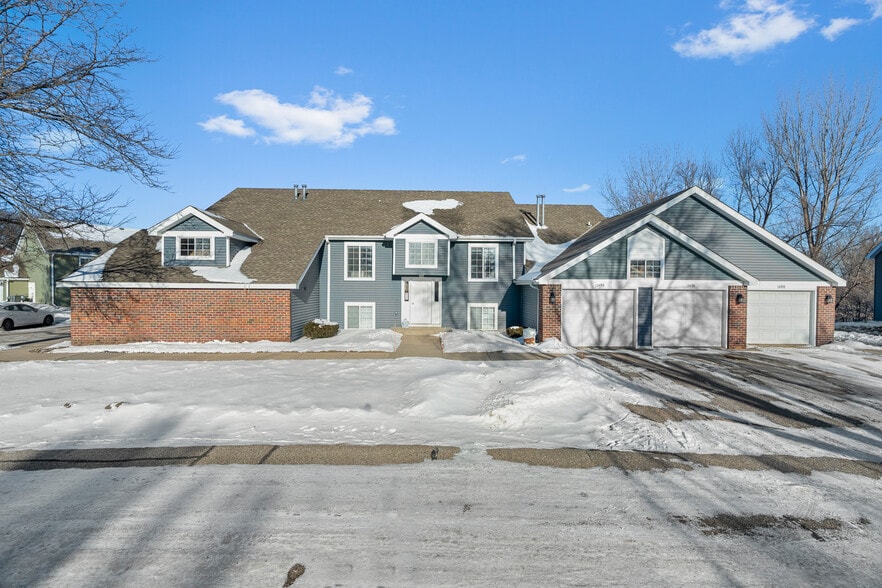 8254 Windsong Dr, Eden Prairie, MN for sale - Primary Photo - Image 1 of 22