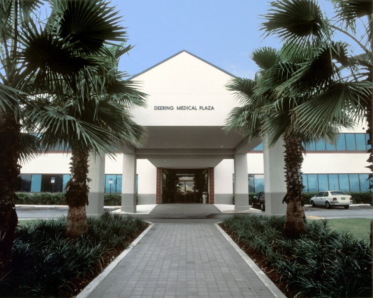 9380 SW 150th St, Miami, FL à louer - Photo du bâtiment - Image 3 de 6