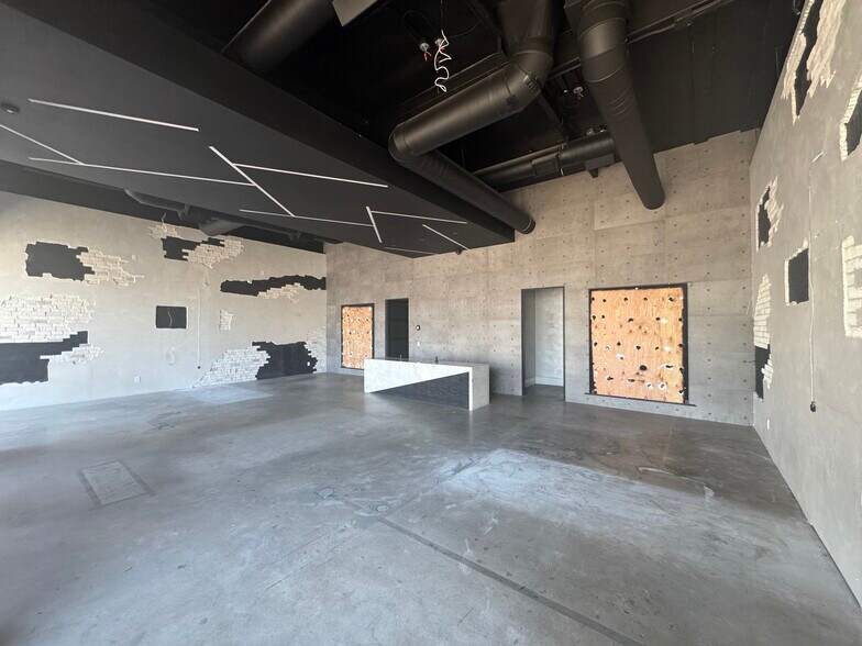 130 N La Brea Ave, Los Angeles, CA à louer - Photo du bâtiment - Image 2 de 10