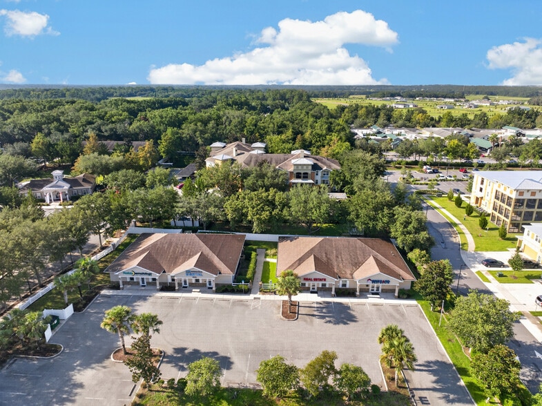 842 Highway 466, Lady Lake, FL à louer - Photo du bâtiment - Image 2 de 23