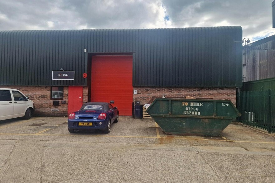 Berry Ct, Bramley for lease - Building Photo - Image 1 of 2