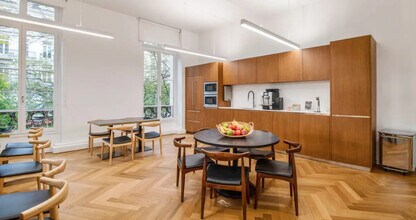 Coworking Space in Paris for lease Interior Photo- Image 2 of 10