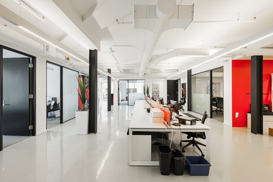 1260 Rue Crescent, Montréal, QC à louer - Photo du bâtiment - Image 2 de 7