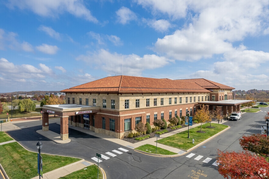 601 Watkins Centre Pky, Midlothian, VA for lease - Primary Photo - Image 1 of 6