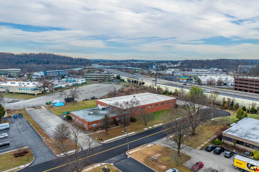 235 New York Dr, Fort Washington, PA à louer - Aérien - Image 3 de 22