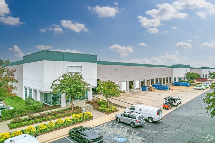 9410 D Ducks Ln, Charlotte, NC à louer - Photo du bâtiment - Image 3 de 5