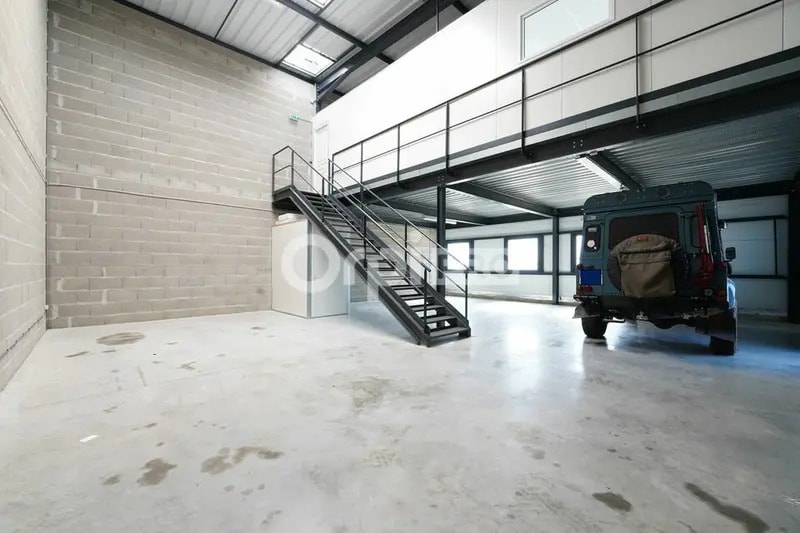 662 Rue Des Joncheres Actipark De La Richassiere, Genay for lease - Interior Photo - Image 1 of 6