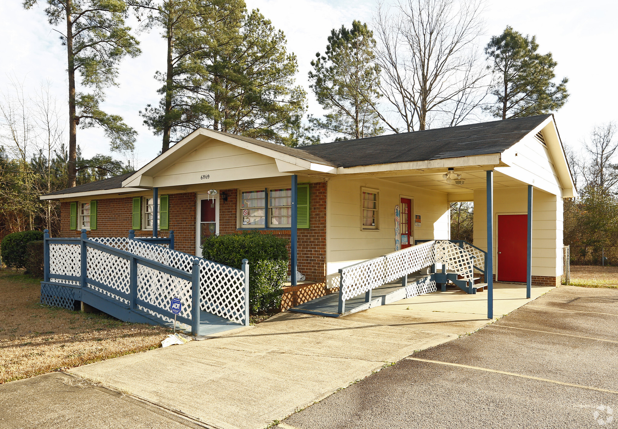 6869 Cliffdale Rd, Fayetteville, NC à vendre Photo principale- Image 1 de 1