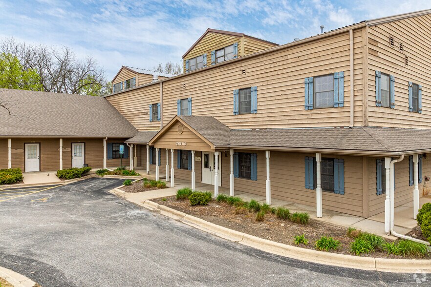29W110-29W140 Butterfield Rd, Warrenville, IL à louer - Photo du bâtiment - Image 2 de 5