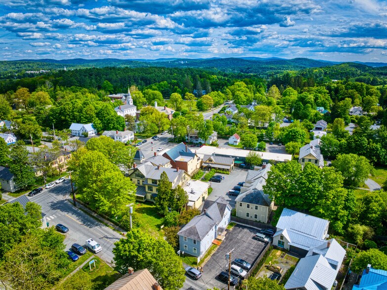 11 Beaver Meadow Rd, Norwich, VT à vendre - Photo du bâtiment - Image 3 de 34