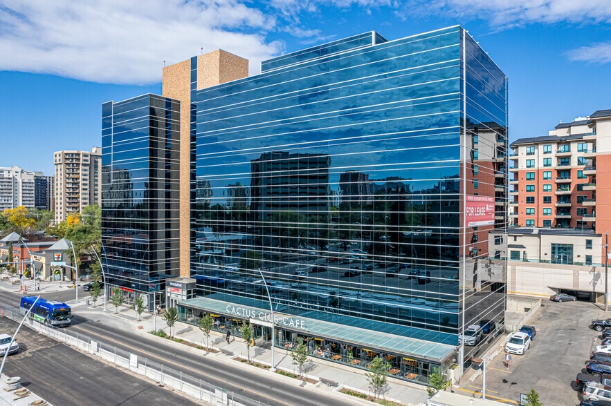 11150 Jasper Av NW, Edmonton, AB à louer - Photo du bâtiment - Image 3 de 24