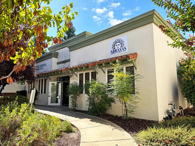 8840 Morro Rd, Atascadero, CA à vendre - Photo du bâtiment - Image 1 de 9