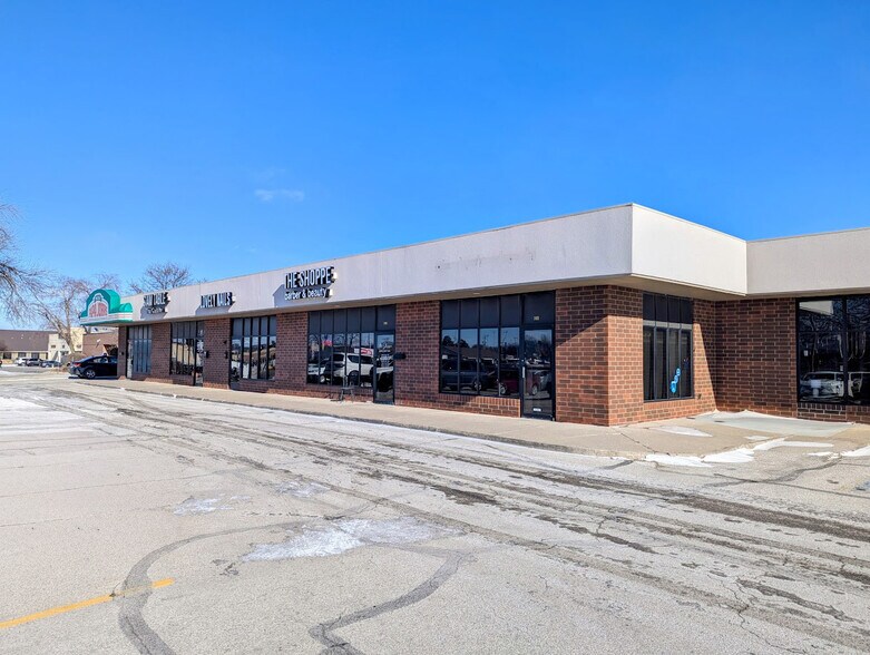 733-761 N Ankeny Blvd, Ankeny, IA à louer - Photo du bâtiment - Image 2 de 6