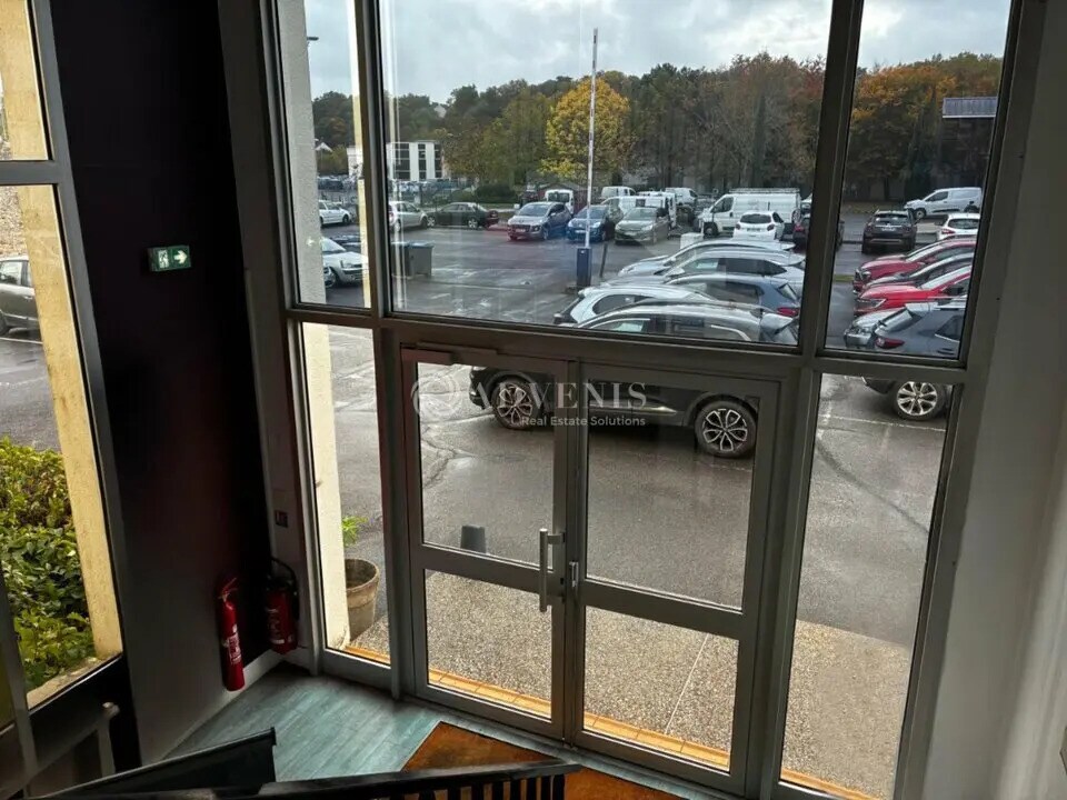 Office in Saint-Avertin for lease Lobby- Image 1 of 6