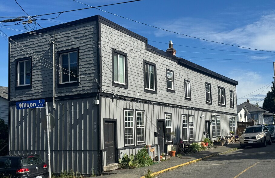 604 Wilson St, Victoria, BC à vendre - Photo du bâtiment - Image 2 de 5