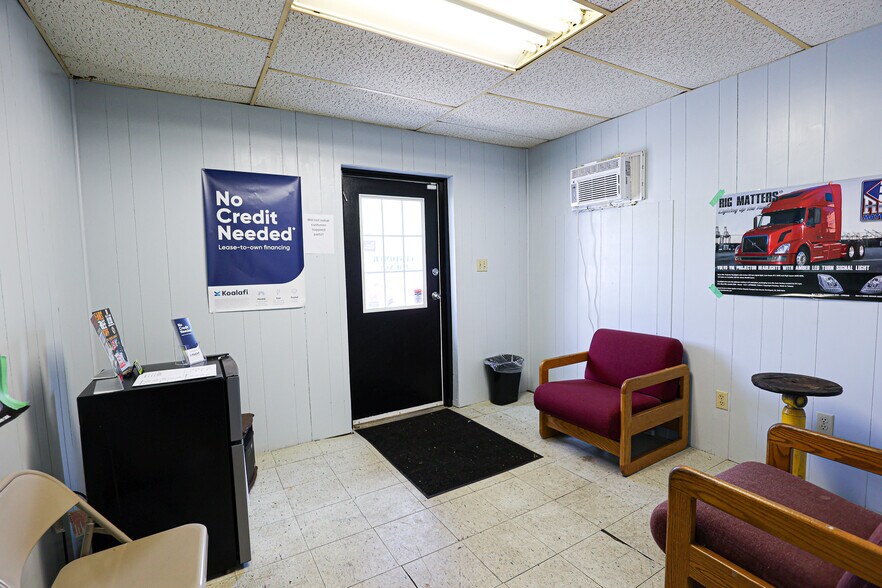 430 US-62 E, Eddyville, KY à vendre - Photo intérieure - Image 2 de 51