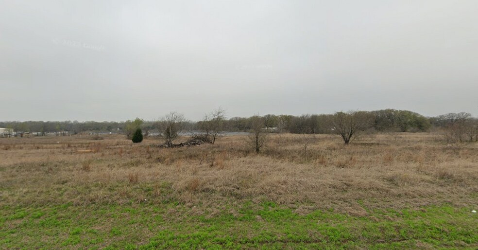 12000 I-35W, Grandview, TX à vendre - Photo du bâtiment - Image 1 de 3