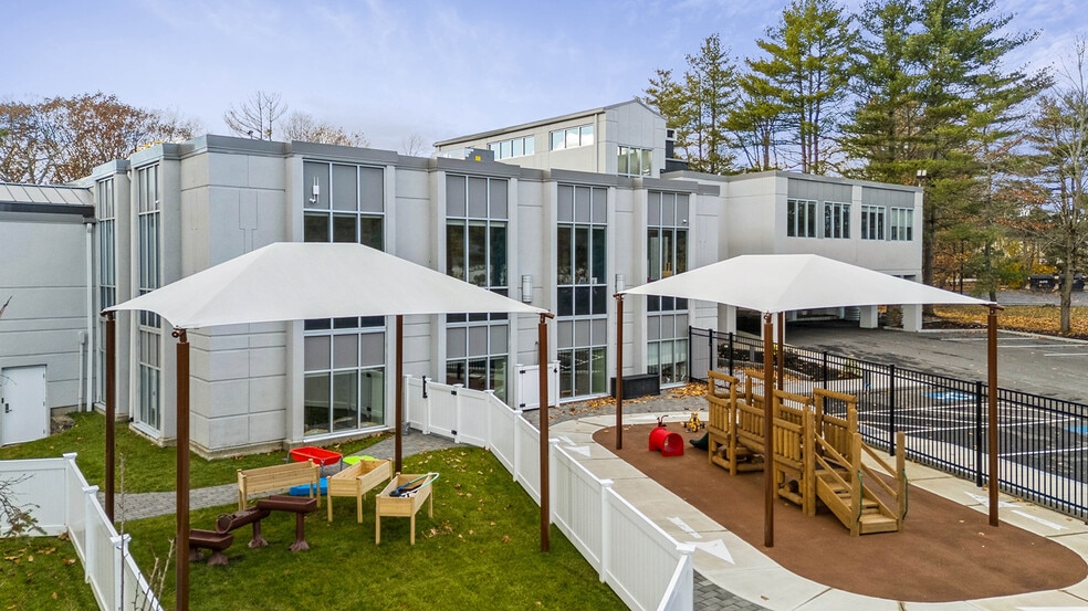 120 Wells Ave, Newton, MA à vendre - Photo du bâtiment - Image 3 de 6