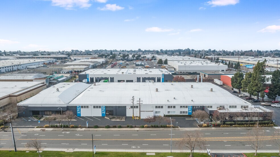 2801-2831 Merced St, San Leandro, CA à louer - Photo du bâtiment - Image 1 de 5